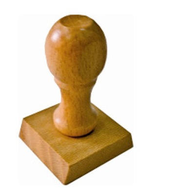 Sello de madera cuadrado.