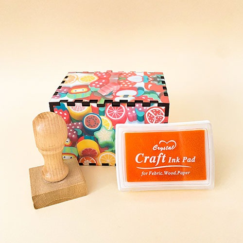 Sello escolar con caja decorativa